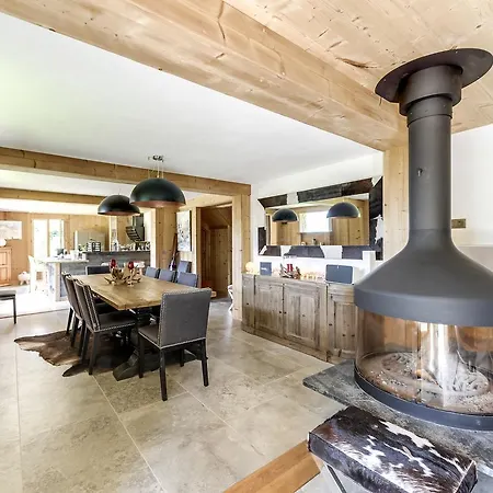Superbe Chalet Dans Un Hameau Paisible 샬레 *